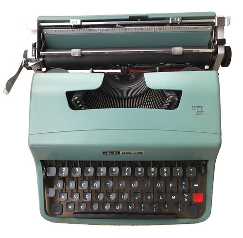 Macchina scrivere olivetti - da,