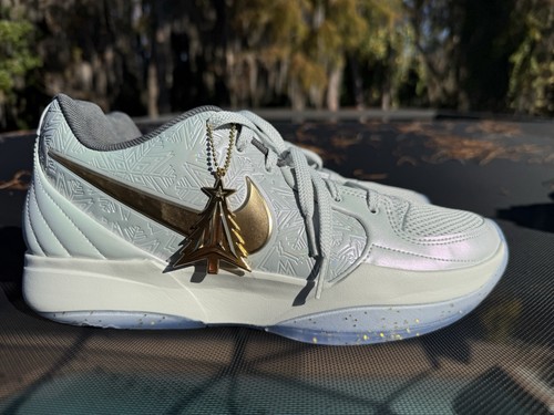 Nuovo nike tree topper - 2,