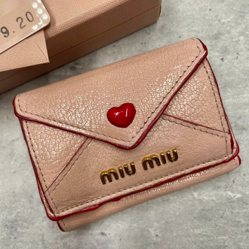 Authentic miu - authentic, love