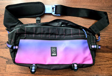 Borsa a tracolla cromata mini KADET SLING BAG GRIGLIA RADIANTE 5L idrorepellente