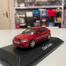 Modellino pressofuso rosso