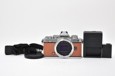 Nikon Z fc marrone ambra