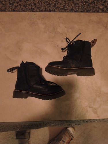 Doctor martens joska - martens, t