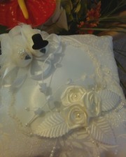 Cuscino posa fedi nuziali, fatto a mano