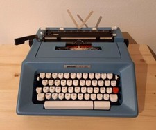 Macchina da scrivere OLIVETTI