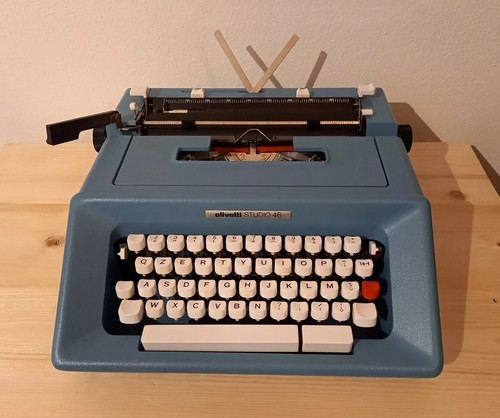 Macchina scrivere olivetti - da,