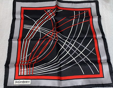 yves saint laurent foulard donna quadrato