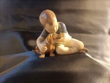 Royal Copenaghen 1951 porcellana bambino con bassotto kid dog 9.5x13 cm circa