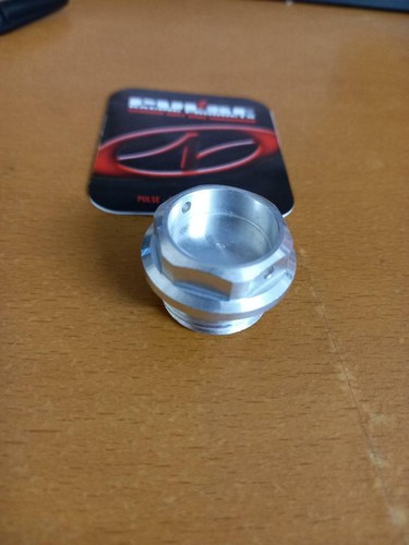 Tappo riempimento olio motore