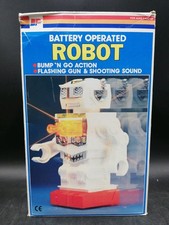 ACTION ROBOT bump go BATTERY OPERATED ORIGINAL BOX VINTAGE TIN TOY