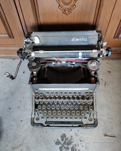 Antica macchina scrivere - da,