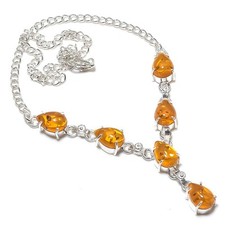 Collana con pietre preziose a