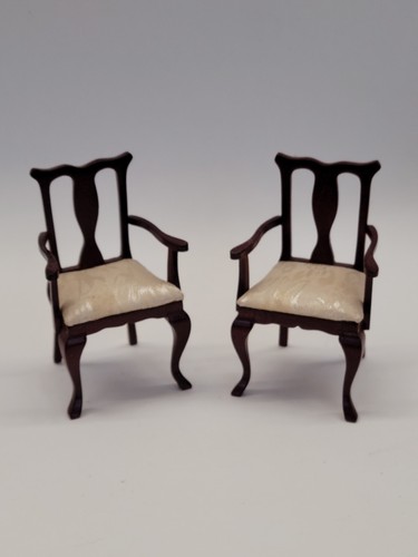 Eleganti poltrone imbottite - poltrone,