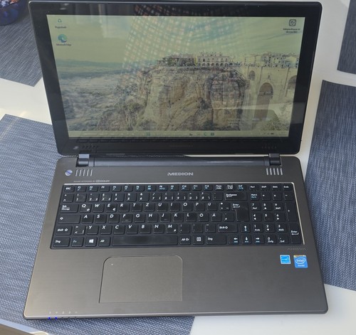Medion akoya e6240t fullhd - akoya,