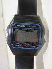 vecchio orologio da polso CASIO F-91W quartz water resitant per parti di ricambi