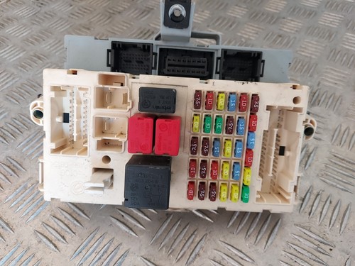 Boitier fusible alfa romeo - boitier, alfa-romeo