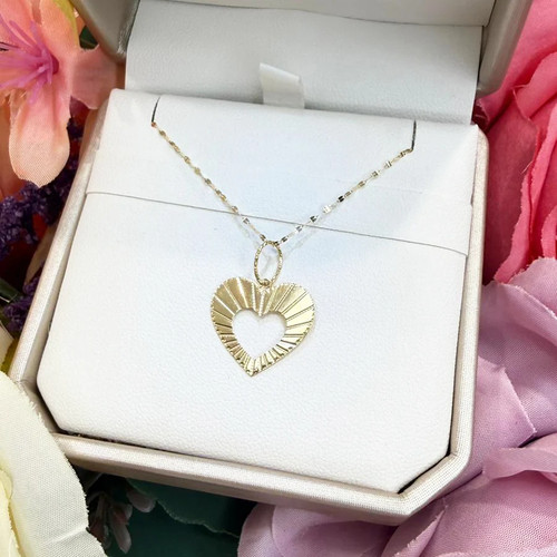Collana con cuore traforato - , in