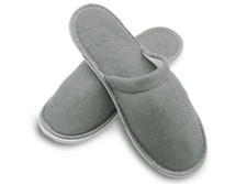 10 paia di pantofole per