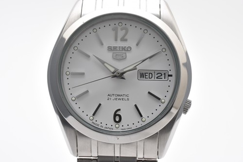 Quasi nuovo orologio - nuovo],
