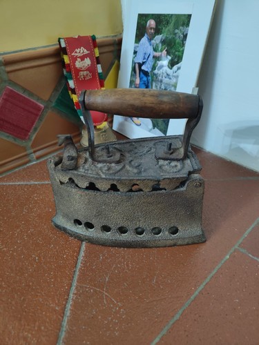 Ferro stiro antico a - ferro, da