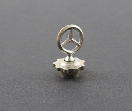 Emblema pocher mercedes - 1:8,