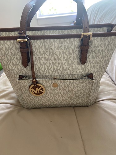 Medium michael kors handbag - medium,