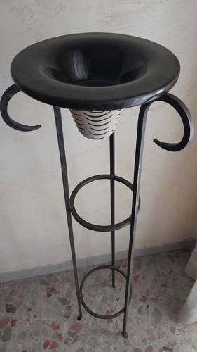 Colonna ferro con vaso in - con,