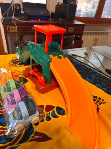 Scivolo dinosauro con auto - con,