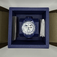 Omega x Swatch Snoopy