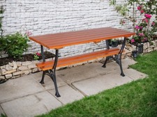 Mobili da giardino in legno di