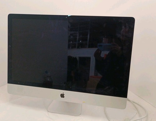 Computer desktop apple - computer,