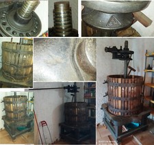 ANTICO TORCHIO MECCANICO  OTTOCENTESCO CON BASAMENTO IN LEGNO, MONOMATRICOLA.