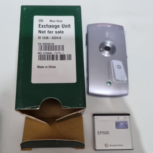 Sony ericsson vivaz - ericsson, moon