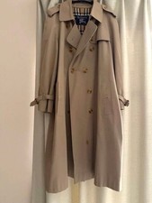 Burberry / Trench Coat / Beige
