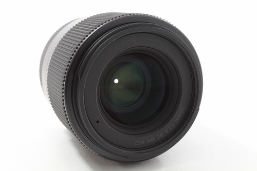 Sigma 30mm dc - 30mm, 1:1.4
