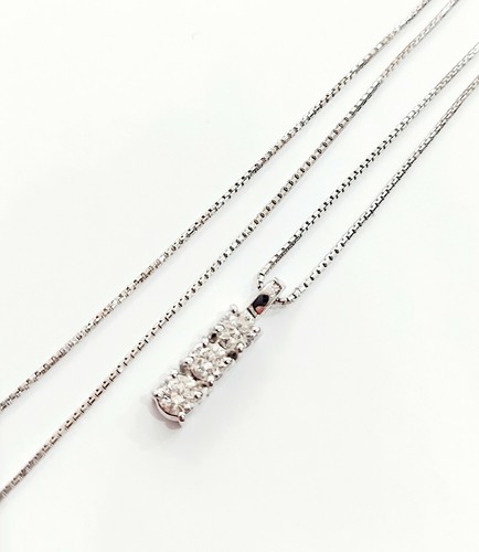 Collana con pendente trilogy