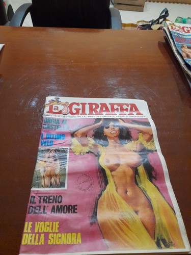 Giraffa settimanale erotico - settimanale,
