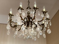 Lampadario vintage a gocce di cristallo con 8 bracci in metallo, diametro 60 cm.