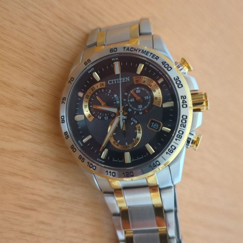 Orologio nero cronografo