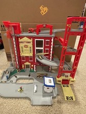 Preowned hot wheels world - preowned,