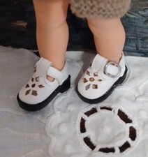 Scarpine bianche traforate in similpelle per bambole tipo mini Furga L o Eva