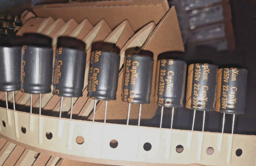 300pcs condensatori elko - 300pcs,