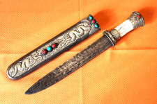 GRANDE PUGNALE COLTELLO ANTICO,MOLTO LAVORATO,PIETRE DURE,MATERIALI NOBILI,GUAR 