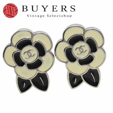 Orecchini CHANEL Coco Mark metallo argento nero crema camelia 05P