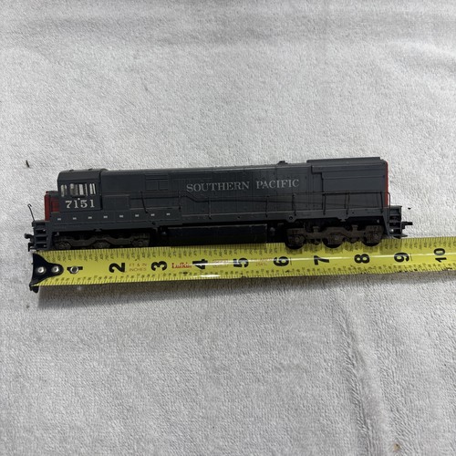 Athearn south pacific loco - south, #