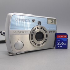 Minolta Dimage E323 3,2 megapixel fotocamera digitale compatta argento testata
