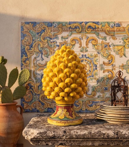 Pigna ceramica siciliana di - in,