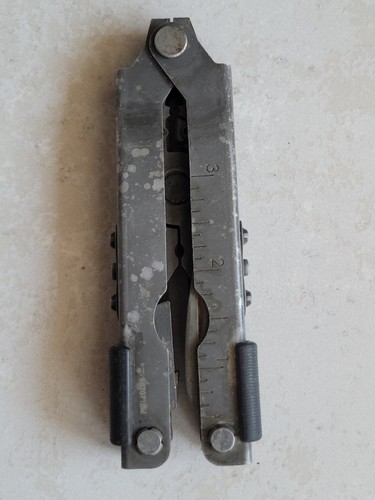Ancienne pince multifonction - ancienne,