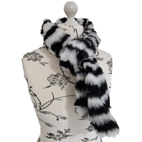 Zebra pelliccia finta sciarpa - pelliccia,