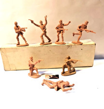 7 Soldatini Toy Soldiers